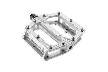 Giant MTB Pedals Sport White