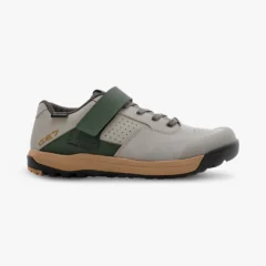 Shimano SH-GE700 SPD mountain bike shoes in light grey, size 48 – side view for enduro and trail riding